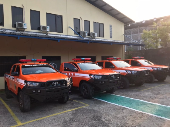 COMMAND CAR 4